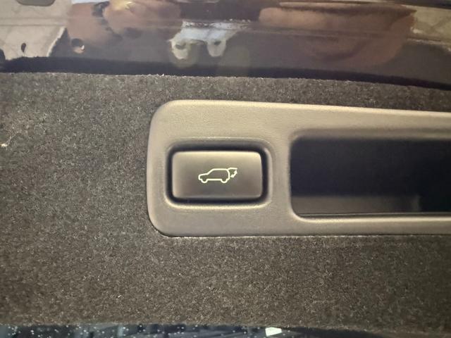 【パワーバックドア】リアゲートをワンタッチで開閉できます！ご不明点やご来店のお際は是非お電話でご連絡下さい！無料電話番号は０４７−４０９−０１４７です！！