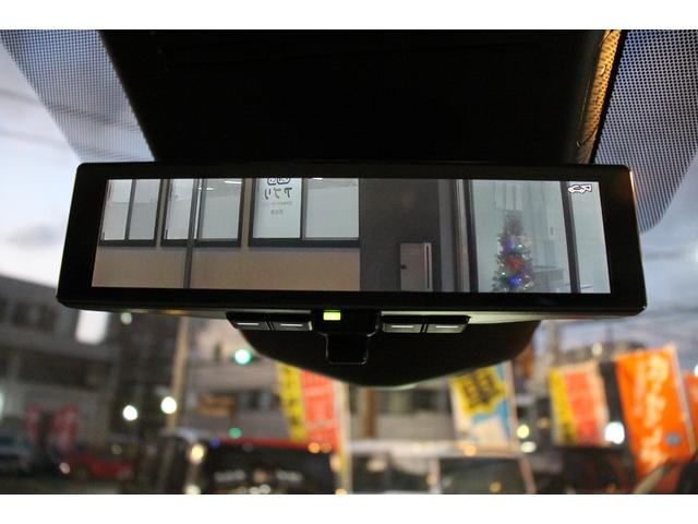 インテリジェントアラウンドビューモニター付きで夜間でも確認しやすいです。