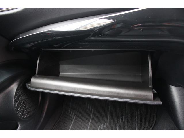 プリウス Ａツーリングセレクション　ＩＣＯＮＩＣモデリスタエアロ／モデリスタ１７インチＡＷ／セーフティセンス／ナビレディセット／アダプティブクルーズコントロール／レザーシート／パワーシート／シートヒーター／ブラインドスポットモニター（28枚目）