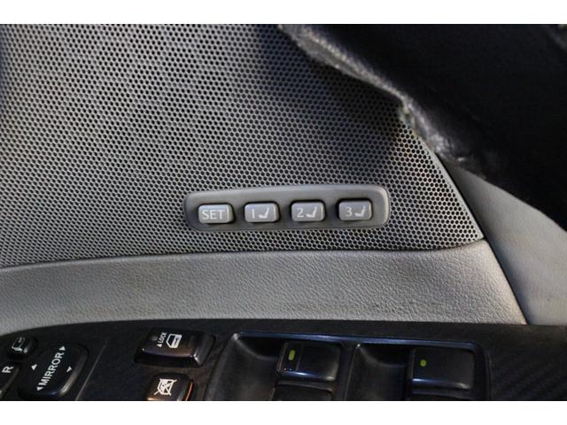 ＩＳ ＩＳ２５０　バージョンＬ　スピンドルグリル／マークレビンソン／メモリー付きパワーシート／レザーシート／クルーズコントロール／社外ＬＥＤヘッドライト／シートベンチレーション／社外１８インチＡＷ／純正ナビ／バックカメラ／ＥＴＣ（11枚目）