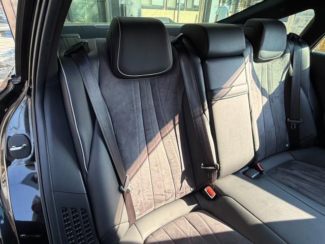 【禁煙車】車内は勿論、シートの焦げ跡や嫌な臭いも御座いません！ご不明点やご来店のお際は是非お電話でご連絡下さい！