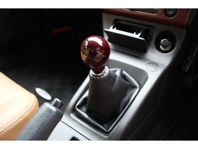 コペン タンレザーエディション　禁煙車／５ＭＴ／ターボ付き／タンレザーシート／オープン／ＣＣスポーツエアロ（Ｆ・Ｒ）／純正ＭＯＭＯウッドコンビハンドル／前席シートヒーター／社外１５インチアルミホイール／Ｂｌｕｅｔｏｏｔｈ接続／ＥＴＣ（6枚目）