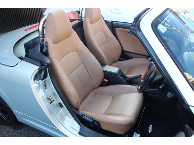 コペン タンレザーエディション　禁煙車／５ＭＴ／ターボ付き／タンレザーシート／オープン／ＣＣスポーツエアロ（Ｆ・Ｒ）／純正ＭＯＭＯウッドコンビハンドル／前席シートヒーター／社外１５インチアルミホイール／Ｂｌｕｅｔｏｏｔｈ接続／ＥＴＣ（7枚目）