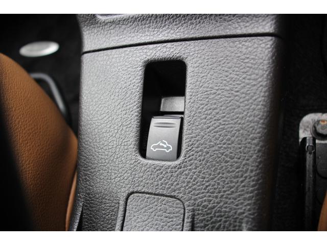 コペン タンレザーエディション　禁煙車／５ＭＴ／ターボ付き／タンレザーシート／オープン／ＣＣスポーツエアロ（Ｆ・Ｒ）／純正ＭＯＭＯウッドコンビハンドル／前席シートヒーター／社外１５インチアルミホイール／Ｂｌｕｅｔｏｏｔｈ接続／ＥＴＣ（11枚目）