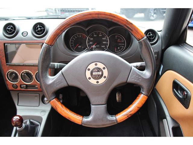 コペン タンレザーエディション　禁煙車／５ＭＴ／ターボ付き／タンレザーシート／オープン／ＣＣスポーツエアロ（Ｆ・Ｒ）／純正ＭＯＭＯウッドコンビハンドル／前席シートヒーター／社外１５インチアルミホイール／Ｂｌｕｅｔｏｏｔｈ接続／ＥＴＣ（12枚目）