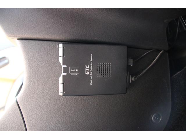 コペン タンレザーエディション　禁煙車／５ＭＴ／ターボ付き／タンレザーシート／オープン／ＣＣスポーツエアロ（Ｆ・Ｒ）／純正ＭＯＭＯウッドコンビハンドル／前席シートヒーター／社外１５インチアルミホイール／Ｂｌｕｅｔｏｏｔｈ接続／ＥＴＣ（14枚目）