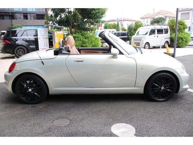 コペン タンレザーエディション　禁煙車／５ＭＴ／ターボ付き／タンレザーシート／オープン／ＣＣスポーツエアロ（Ｆ・Ｒ）／純正ＭＯＭＯウッドコンビハンドル／前席シートヒーター／社外１５インチアルミホイール／Ｂｌｕｅｔｏｏｔｈ接続／ＥＴＣ（19枚目）