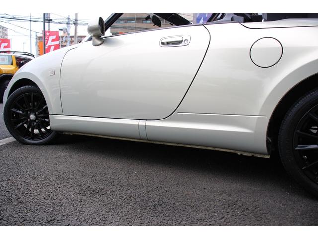 コペン タンレザーエディション　禁煙車／５ＭＴ／ターボ付き／タンレザーシート／オープン／ＣＣスポーツエアロ（Ｆ・Ｒ）／純正ＭＯＭＯウッドコンビハンドル／前席シートヒーター／社外１５インチアルミホイール／Ｂｌｕｅｔｏｏｔｈ接続／ＥＴＣ（24枚目）