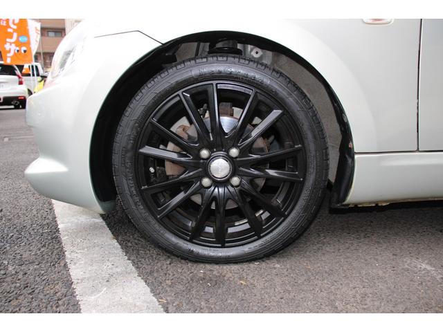 コペン タンレザーエディション　禁煙車／５ＭＴ／ターボ付き／タンレザーシート／オープン／ＣＣスポーツエアロ（Ｆ・Ｒ）／純正ＭＯＭＯウッドコンビハンドル／前席シートヒーター／社外１５インチアルミホイール／Ｂｌｕｅｔｏｏｔｈ接続／ＥＴＣ（30枚目）