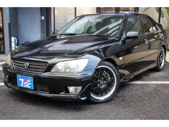 アルテッツァ ＲＳ２００　リミテッドＩＩ　後期型／タイミングベルト８５．０００キロ時交換済み／６ＭＴ車／禁煙車／ＲＳ－Ｒマフラー／リアスポイラー／トルセンＬＳＤ／ＨＩＤヘッドライト／オートライト／ＣＤ再生／ミュージックプレイヤー接続可／ＵＳＢ（16枚目）