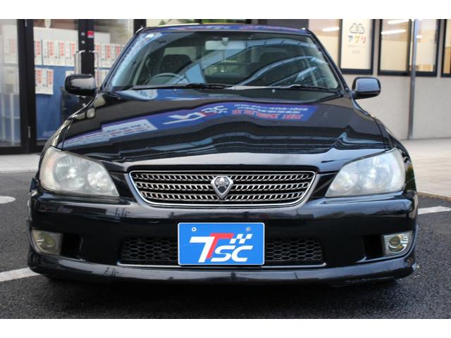 アルテッツァ ＲＳ２００　リミテッドＩＩ　後期型／タイミングベルト８５．０００キロ時交換済み／６ＭＴ車／禁煙車／ＲＳ－Ｒマフラー／リアスポイラー／トルセンＬＳＤ／ＨＩＤヘッドライト／オートライト／ＣＤ再生／ミュージックプレイヤー接続可／ＵＳＢ（18枚目）