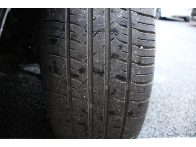 アルテッツァ ＲＳ２００　リミテッドＩＩ　後期型／タイミングベルト８５．０００キロ時交換済み／６ＭＴ車／禁煙車／ＲＳ－Ｒマフラー／リアスポイラー／トルセンＬＳＤ／ＨＩＤヘッドライト／オートライト／ＣＤ再生／ミュージックプレイヤー接続可／ＵＳＢ（27枚目）