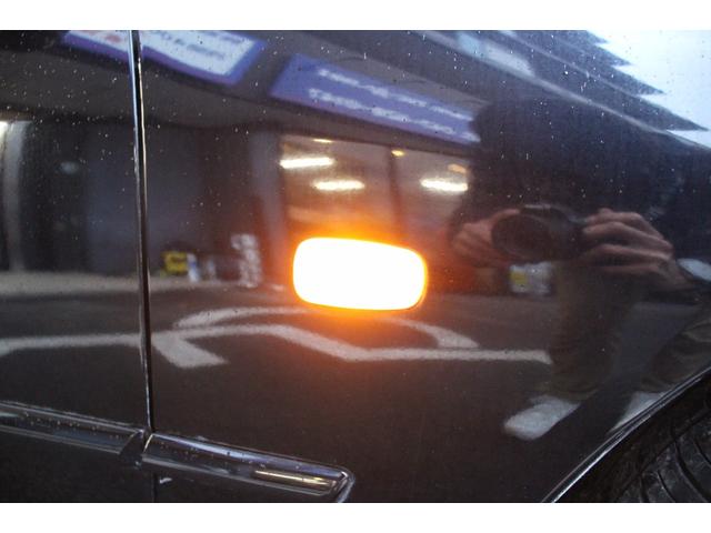 アルテッツァ ＲＳ２００　リミテッドＩＩ　後期型／タイミングベルト８５．０００キロ時交換済み／６ＭＴ車／禁煙車／ＲＳ－Ｒマフラー／リアスポイラー／トルセンＬＳＤ／ＨＩＤヘッドライト／オートライト／ＣＤ再生／ミュージックプレイヤー接続可／ＵＳＢ（35枚目）