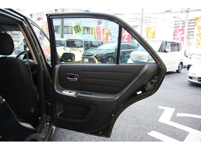 アルテッツァ ＲＳ２００　リミテッドＩＩ　後期型／タイミングベルト８５．０００キロ時交換済み／６ＭＴ車／禁煙車／ＲＳ－Ｒマフラー／リアスポイラー／トルセンＬＳＤ／ＨＩＤヘッドライト／オートライト／ＣＤ再生／ミュージックプレイヤー接続可／ＵＳＢ（42枚目）