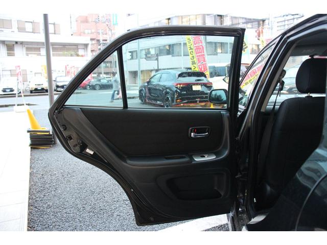 アルテッツァ ＲＳ２００　リミテッドＩＩ　後期型／タイミングベルト８５．０００キロ時交換済み／６ＭＴ車／禁煙車／ＲＳ－Ｒマフラー／リアスポイラー／トルセンＬＳＤ／ＨＩＤヘッドライト／オートライト／ＣＤ再生／ミュージックプレイヤー接続可／ＵＳＢ（43枚目）