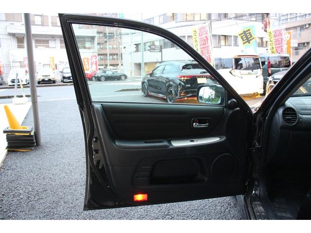 アルテッツァ ＲＳ２００　リミテッドＩＩ　後期型／タイミングベルト８５．０００キロ時交換済み／６ＭＴ車／禁煙車／ＲＳ－Ｒマフラー／リアスポイラー／トルセンＬＳＤ／ＨＩＤヘッドライト／オートライト／ＣＤ再生／ミュージックプレイヤー接続可／ＵＳＢ（44枚目）