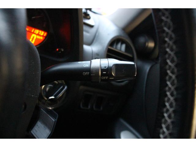 アルテッツァ ＲＳ２００　リミテッドＩＩ　後期型／タイミングベルト８５．０００キロ時交換済み／６ＭＴ車／禁煙車／ＲＳ－Ｒマフラー／リアスポイラー／トルセンＬＳＤ／ＨＩＤヘッドライト／オートライト／ＣＤ再生／ミュージックプレイヤー接続可／ＵＳＢ（52枚目）