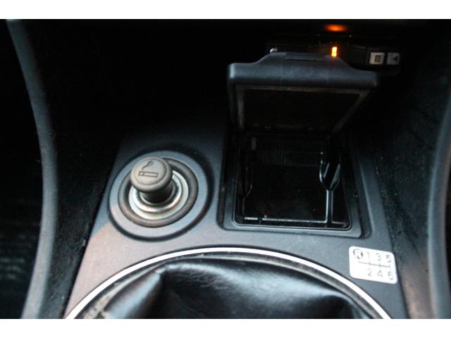 アルテッツァ ＲＳ２００　リミテッドＩＩ　後期型／タイミングベルト８５．０００キロ時交換済み／６ＭＴ車／禁煙車／ＲＳ－Ｒマフラー／リアスポイラー／トルセンＬＳＤ／ＨＩＤヘッドライト／オートライト／ＣＤ再生／ミュージックプレイヤー接続可／ＵＳＢ（58枚目）