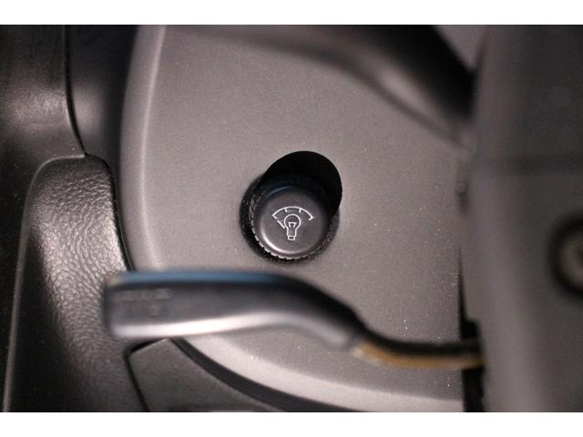 アルテッツァ ＲＳ２００　リミテッドＩＩ　後期型／タイミングベルト８５．０００キロ時交換済み／６ＭＴ車／禁煙車／ＲＳ－Ｒマフラー／リアスポイラー／トルセンＬＳＤ／ＨＩＤヘッドライト／オートライト／ＣＤ再生／ミュージックプレイヤー接続可／ＵＳＢ（67枚目）