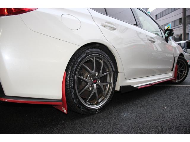 ＷＲＸ ＳＴＩ ＳＴＩ　タイプＳ　６ＭＴ／禁煙／ターボ／大型リアスポイラー／パワーシート／ハーフレザー／ＢＩＬＳＴＥＩＮ製ダンパー／ＢＲＥＭＢＯ製キャリパー／４ＷＤ／センターデフロック／ＬＥＤヘッドライト／純正１８インチアルミホイール（25枚目）