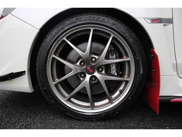 ＷＲＸ ＳＴＩ ＳＴＩ　タイプＳ　６ＭＴ／禁煙／ターボ／大型リアスポイラー／パワーシート／ハーフレザー／ＢＩＬＳＴＥＩＮ製ダンパー／ＢＲＥＭＢＯ製キャリパー／４ＷＤ／センターデフロック／ＬＥＤヘッドライト／純正１８インチアルミホイール（32枚目）