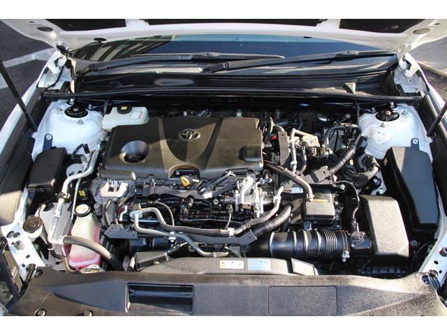 カムリ ＷＳレザーパッケージ　禁煙／セーフティセンス／２トーンカラー（ブラックルーフ＆プラチナホワイトパールマイカ）／ＪＢＬプレミアムサウンド／ブラインドスポットモニター／ＴＲＤフルエアロ／純正９インチＳＤナビ／革シート／ＥＴＣ（14枚目）