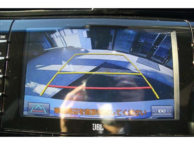 カムリ ＷＳレザーパッケージ　禁煙／セーフティセンス／２トーンカラー（ブラックルーフ＆プラチナホワイトパールマイカ）／ＪＢＬプレミアムサウンド／ブラインドスポットモニター／ＴＲＤフルエアロ／純正９インチＳＤナビ／革シート／ＥＴＣ（19枚目）