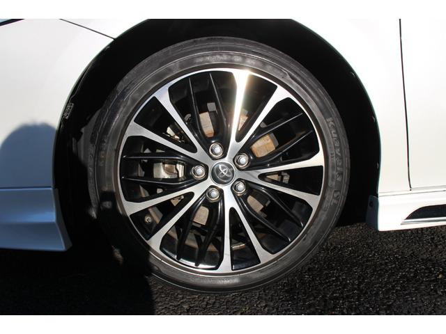 カムリ ＷＳレザーパッケージ　禁煙／セーフティセンス／２トーンカラー（ブラックルーフ＆プラチナホワイトパールマイカ）／ＪＢＬプレミアムサウンド／ブラインドスポットモニター／ＴＲＤフルエアロ／純正９インチＳＤナビ／革シート／ＥＴＣ（40枚目）