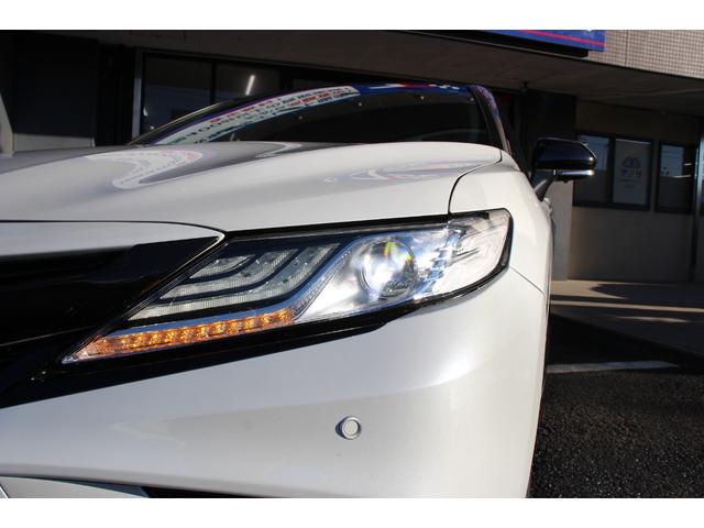 カムリ ＷＳレザーパッケージ　禁煙／セーフティセンス／２トーンカラー（ブラックルーフ＆プラチナホワイトパールマイカ）／ＪＢＬプレミアムサウンド／ブラインドスポットモニター／ＴＲＤフルエアロ／純正９インチＳＤナビ／革シート／ＥＴＣ（42枚目）