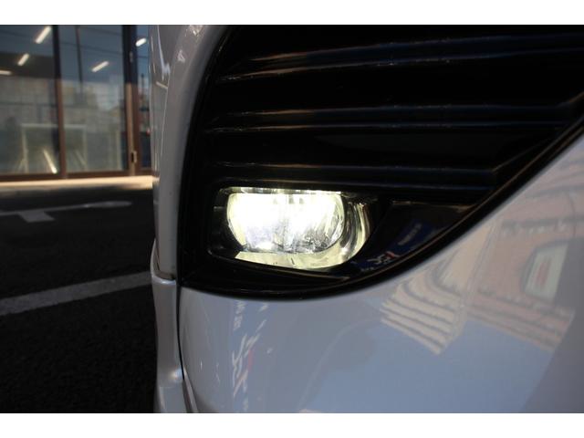 カムリ ＷＳレザーパッケージ　禁煙／セーフティセンス／２トーンカラー（ブラックルーフ＆プラチナホワイトパールマイカ）／ＪＢＬプレミアムサウンド／ブラインドスポットモニター／ＴＲＤフルエアロ／純正９インチＳＤナビ／革シート／ＥＴＣ（43枚目）