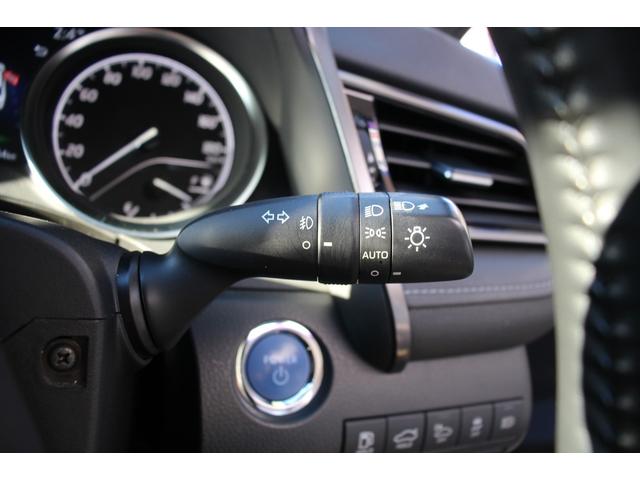 カムリ ＷＳレザーパッケージ　禁煙／セーフティセンス／２トーンカラー（ブラックルーフ＆プラチナホワイトパールマイカ）／ＪＢＬプレミアムサウンド／ブラインドスポットモニター／ＴＲＤフルエアロ／純正９インチＳＤナビ／革シート／ＥＴＣ（59枚目）