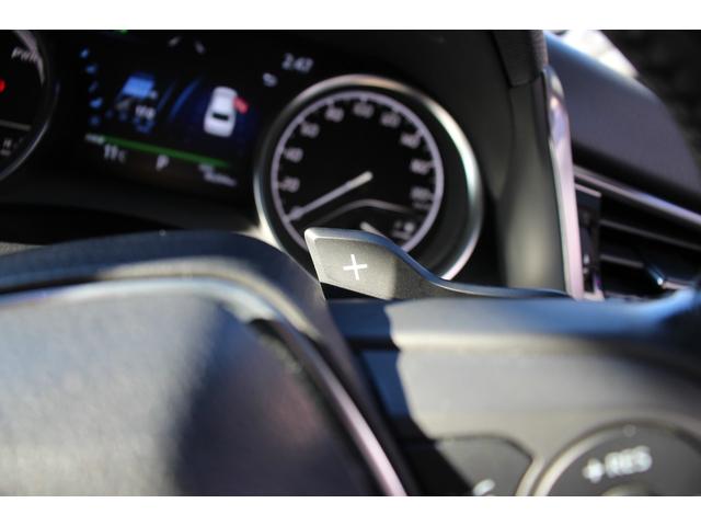 カムリ ＷＳレザーパッケージ　禁煙／セーフティセンス／２トーンカラー（ブラックルーフ＆プラチナホワイトパールマイカ）／ＪＢＬプレミアムサウンド／ブラインドスポットモニター／ＴＲＤフルエアロ／純正９インチＳＤナビ／革シート／ＥＴＣ（61枚目）