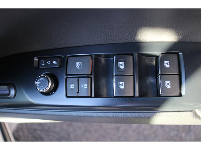 カムリ ＷＳレザーパッケージ　禁煙／セーフティセンス／２トーンカラー（ブラックルーフ＆プラチナホワイトパールマイカ）／ＪＢＬプレミアムサウンド／ブラインドスポットモニター／ＴＲＤフルエアロ／純正９インチＳＤナビ／革シート／ＥＴＣ（64枚目）