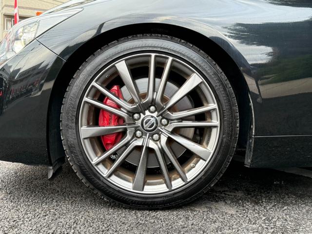 スカイライン ４００Ｒ　禁煙車／全方位運転支援システム／アラウンドビューモニター／純正ナビ／フルセグ／ドラレコ／Ｂｌｕｅｔｏｏｔｈ／シートヒーター／パワーシート／ダイヤキルティング本革シート／専用レッドブレーキキャリパー／（40枚目）