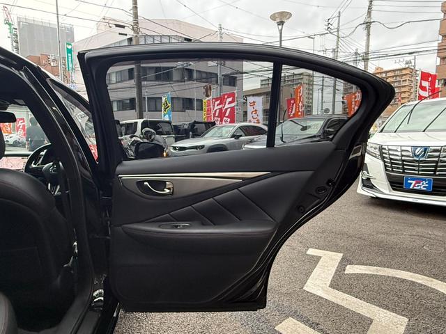 スカイライン ４００Ｒ　禁煙車／全方位運転支援システム／アラウンドビューモニター／純正ナビ／フルセグ／ドラレコ／Ｂｌｕｅｔｏｏｔｈ／シートヒーター／パワーシート／ダイヤキルティング本革シート／専用レッドブレーキキャリパー／（42枚目）