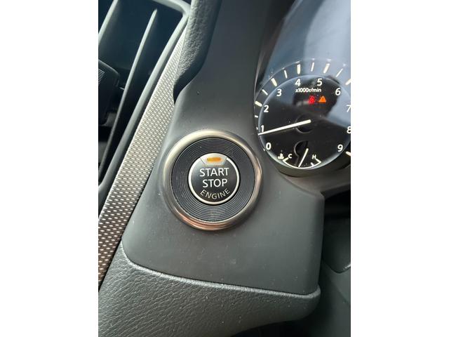 スカイライン ４００Ｒ　禁煙車／全方位運転支援システム／アラウンドビューモニター／純正ナビ／フルセグ／ドラレコ／Ｂｌｕｅｔｏｏｔｈ／シートヒーター／パワーシート／ダイヤキルティング本革シート／専用レッドブレーキキャリパー／（70枚目）