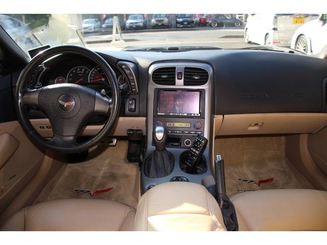 インパネ周りの使用感も少なく、年式、走行距離から比較しても状態の良いお車です！ご不明点やご来店のお際は是非お電話でご連絡下さい！