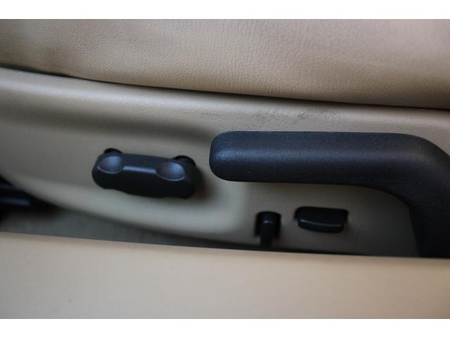 パワーシート付きでご自身に合わせたポジションに微調整可能です！