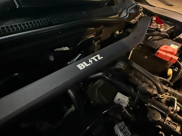 シビック ハッチバック　ホンダセンシング／ロッソモデロマフラー／ＢＬＴＺタワーバー／無限サイドミラー／レカロシート（運転席）／無限テールカバー／純正スポイラー／サブウーファー／ＢＬＴＺフロントスポイラー／アダプティブクルーズ（6枚目）