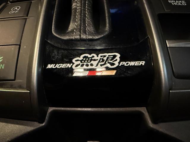 シビック ハッチバック　ホンダセンシング／ロッソモデロマフラー／ＢＬＴＺタワーバー／無限サイドミラー／レカロシート（運転席）／無限テールカバー／純正スポイラー／サブウーファー／ＢＬＴＺフロントスポイラー／アダプティブクルーズ（8枚目）