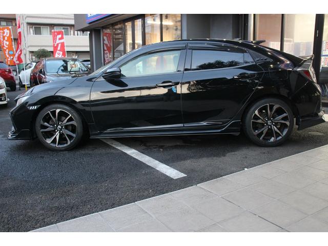 シビック ハッチバック　ホンダセンシング／ロッソモデロマフラー／ＢＬＴＺタワーバー／無限サイドミラー／レカロシート（運転席）／無限テールカバー／純正スポイラー／サブウーファー／ＢＬＴＺフロントスポイラー／アダプティブクルーズ（19枚目）