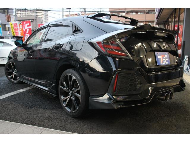 シビック ハッチバック　ホンダセンシング／ロッソモデロマフラー／ＢＬＴＺタワーバー／無限サイドミラー／レカロシート（運転席）／無限テールカバー／純正スポイラー／サブウーファー／ＢＬＴＺフロントスポイラー／アダプティブクルーズ（20枚目）