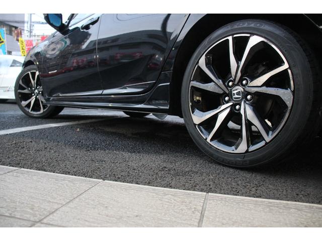 シビック ハッチバック　ホンダセンシング／ロッソモデロマフラー／ＢＬＴＺタワーバー／無限サイドミラー／レカロシート（運転席）／無限テールカバー／純正スポイラー／サブウーファー／ＢＬＴＺフロントスポイラー／アダプティブクルーズ（21枚目）