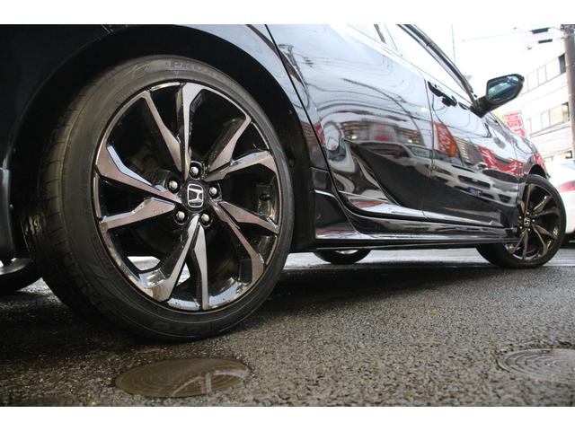 シビック ハッチバック　ホンダセンシング／ロッソモデロマフラー／ＢＬＴＺタワーバー／無限サイドミラー／レカロシート（運転席）／無限テールカバー／純正スポイラー／サブウーファー／ＢＬＴＺフロントスポイラー／アダプティブクルーズ（23枚目）