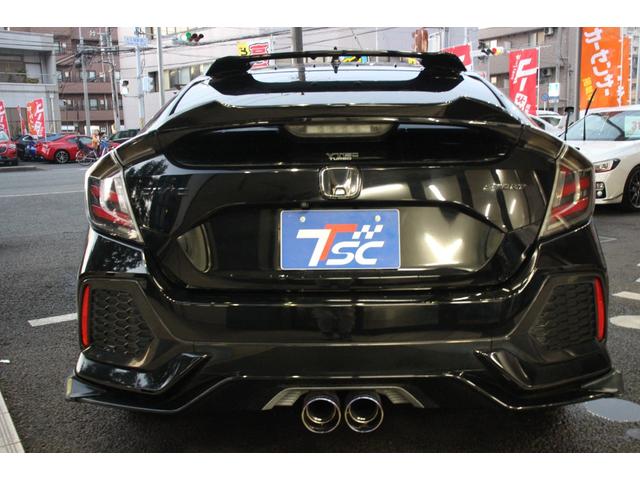 シビック ハッチバック　ホンダセンシング／ロッソモデロマフラー／ＢＬＴＺタワーバー／無限サイドミラー／レカロシート（運転席）／無限テールカバー／純正スポイラー／サブウーファー／ＢＬＴＺフロントスポイラー／アダプティブクルーズ（24枚目）