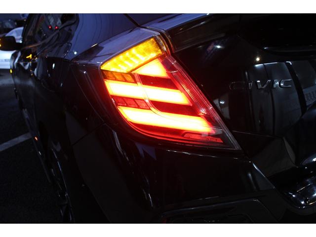 シビック ハッチバック　ホンダセンシング／ロッソモデロマフラー／ＢＬＴＺタワーバー／無限サイドミラー／レカロシート（運転席）／無限テールカバー／純正スポイラー／サブウーファー／ＢＬＴＺフロントスポイラー／アダプティブクルーズ（35枚目）