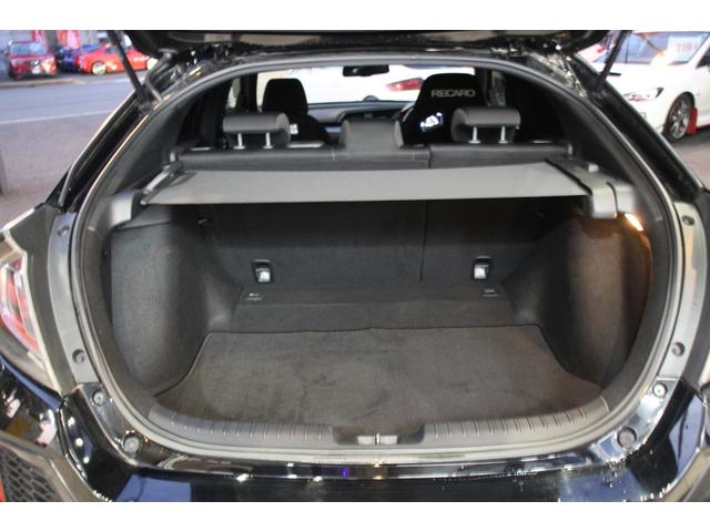 シビック ハッチバック　ホンダセンシング／ロッソモデロマフラー／ＢＬＴＺタワーバー／無限サイドミラー／レカロシート（運転席）／無限テールカバー／純正スポイラー／サブウーファー／ＢＬＴＺフロントスポイラー／アダプティブクルーズ（38枚目）