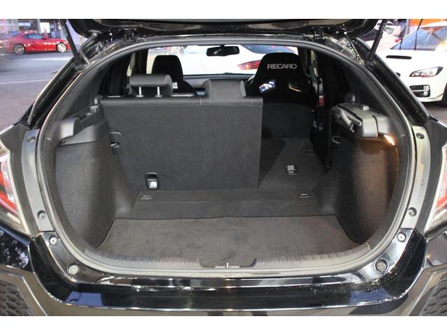 シビック ハッチバック　ホンダセンシング／ロッソモデロマフラー／ＢＬＴＺタワーバー／無限サイドミラー／レカロシート（運転席）／無限テールカバー／純正スポイラー／サブウーファー／ＢＬＴＺフロントスポイラー／アダプティブクルーズ（39枚目）