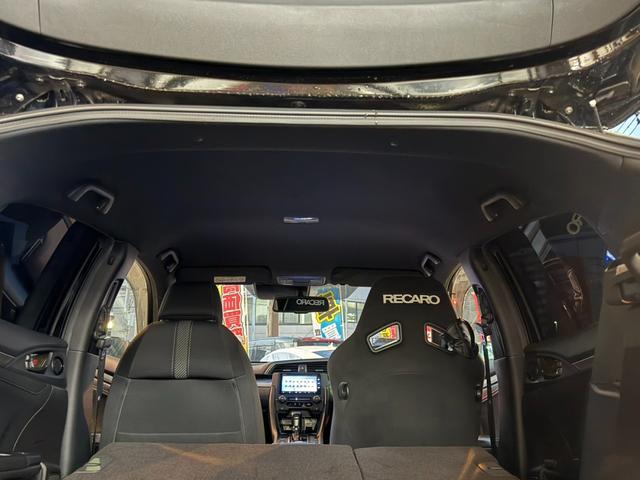 シビック ハッチバック　ホンダセンシング／ロッソモデロマフラー／ＢＬＴＺタワーバー／無限サイドミラー／レカロシート（運転席）／無限テールカバー／純正スポイラー／サブウーファー／ＢＬＴＺフロントスポイラー／アダプティブクルーズ（51枚目）