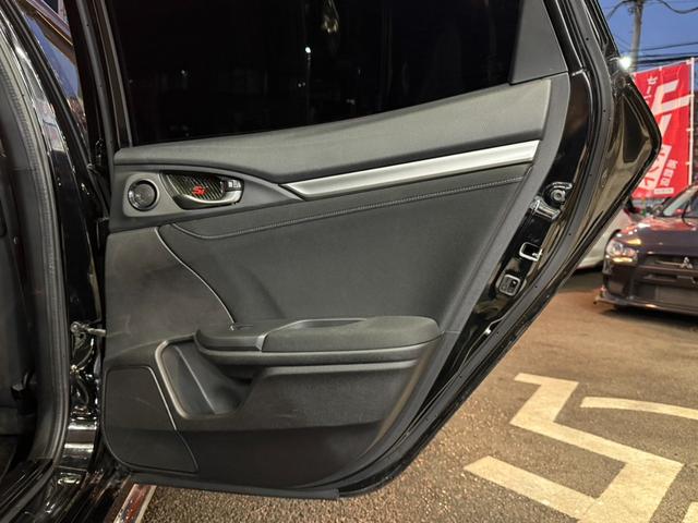 シビック ハッチバック　ホンダセンシング／ロッソモデロマフラー／ＢＬＴＺタワーバー／無限サイドミラー／レカロシート（運転席）／無限テールカバー／純正スポイラー／サブウーファー／ＢＬＴＺフロントスポイラー／アダプティブクルーズ（53枚目）